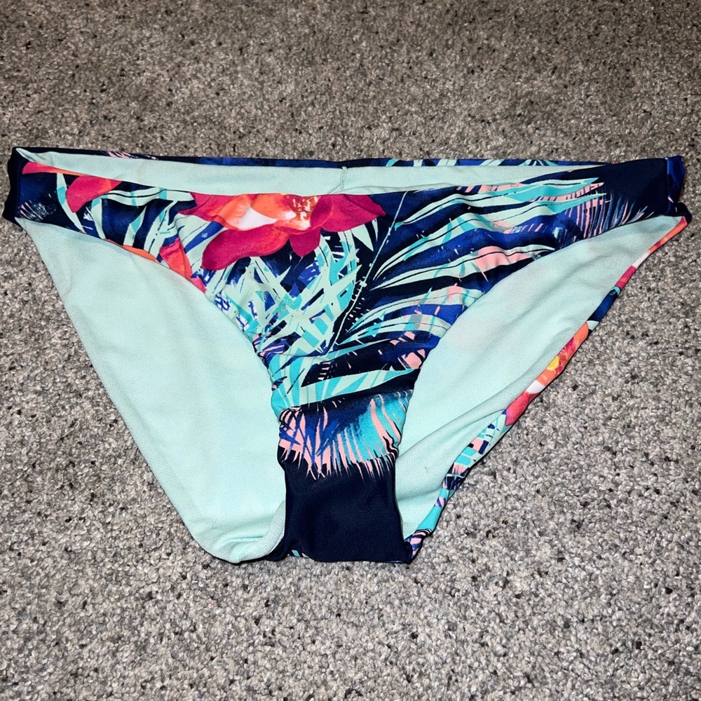 Hawaiian Print Bikini Bottoms Size:M